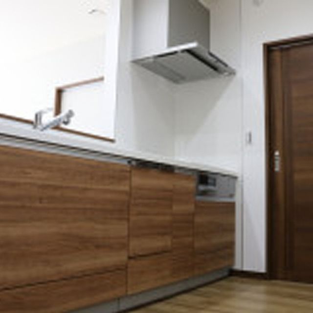 180804160040-5b654f18ae373_m